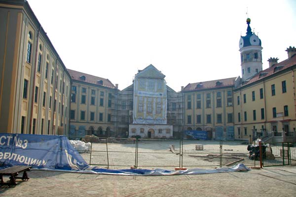  - Замок Радзивиллов Реконструкция, 2010. 